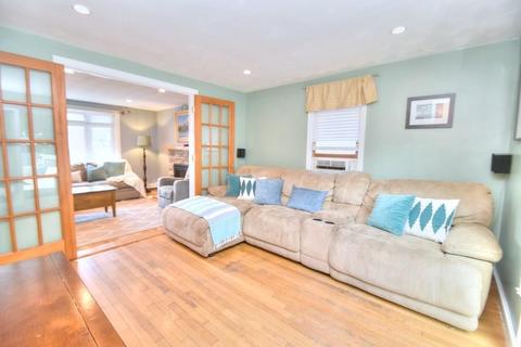 9 Edith Ave, Woburn, MA 01801 photo 11