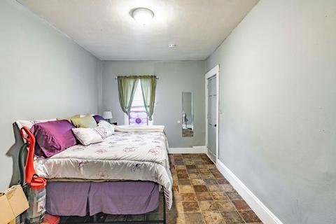 32 Dickinson St, Springfield, MA 01108 photo 12