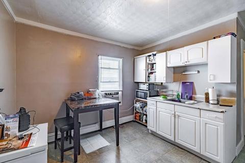 32 Dickinson St, Springfield, MA 01108 photo 17