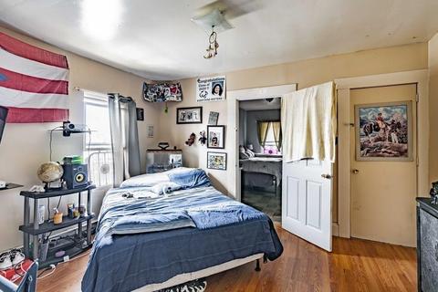 32 Dickinson St, Springfield, MA 01108 photo 8