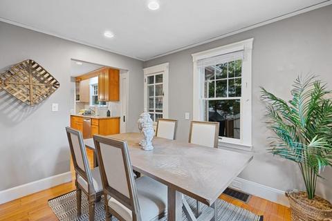 10 King St, Reading, MA 01867 photo 9