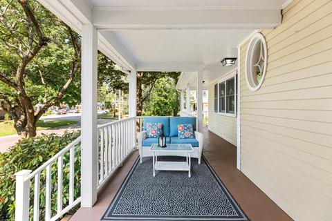 10 King St, Reading, MA 01867 photo 3