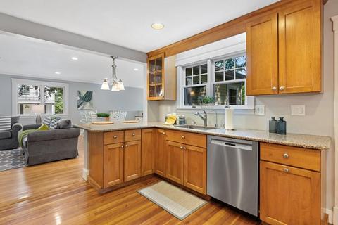 10 King St, Reading, MA 01867 photo 12