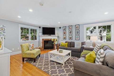 10 King St, Reading, MA 01867 photo 6