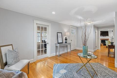 10 King St, Reading, MA 01867 photo 5