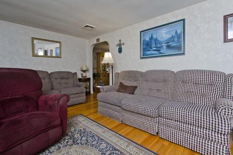 17 Arthur St, Springfield, MA 01104 photo 9