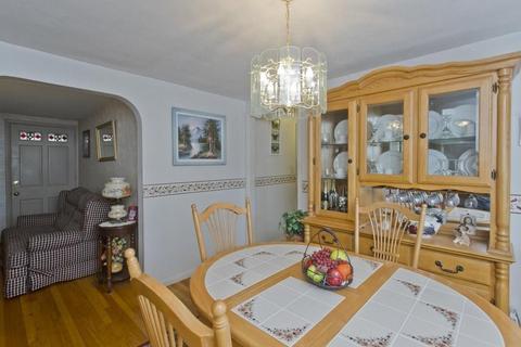 17 Arthur St, Springfield, MA 01104 photo 12