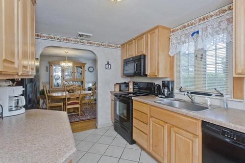 17 Arthur St, Springfield, MA 01104 photo 13