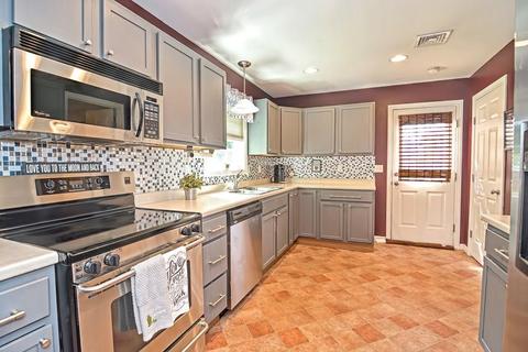 129 Wilson Rd, Fall River, MA 02720 photo 9