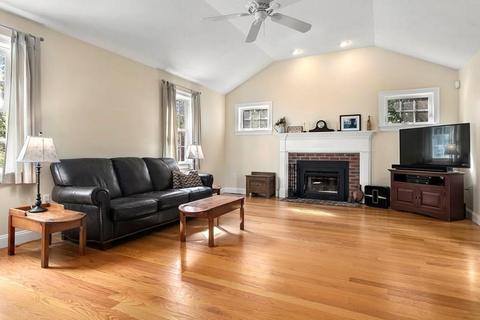 2 Thayer Rd, Mendon, MA 01756 photo 14