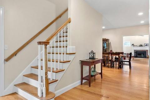 2 Thayer Rd, Mendon, MA 01756 photo 6