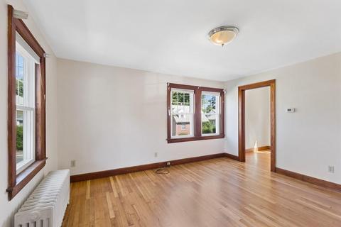 4 Glancy Ln, Dedham, MA 02026 photo 5