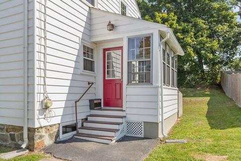 4 Glancy Ln, Dedham, MA 02026 photo 3