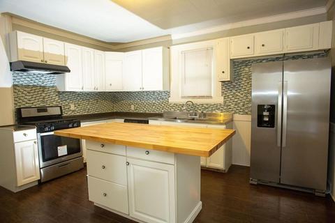 37 Dresden St, Springfield, MA 01109 photo 7