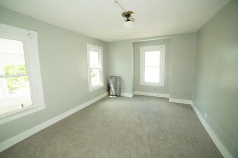 37 Dresden St, Springfield, MA 01109 photo 26