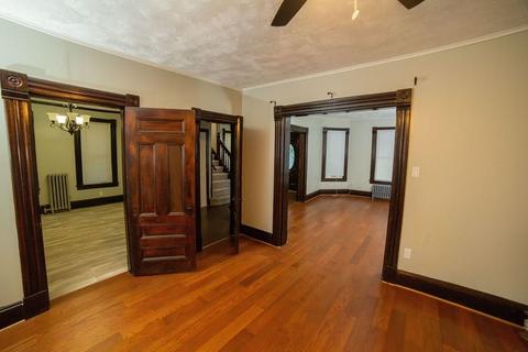 37 Dresden St, Springfield, MA 01109 photo 12