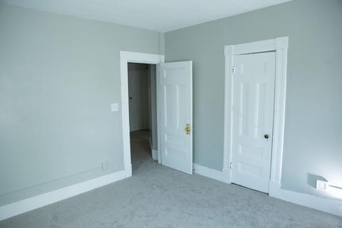 37 Dresden St, Springfield, MA 01109 photo 25