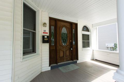 37 Dresden St, Springfield, MA 01109 photo 3