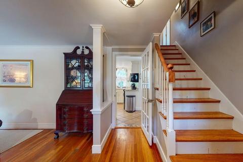 8 Pilgrim Rd, Hingham, MA 02043 photo 4