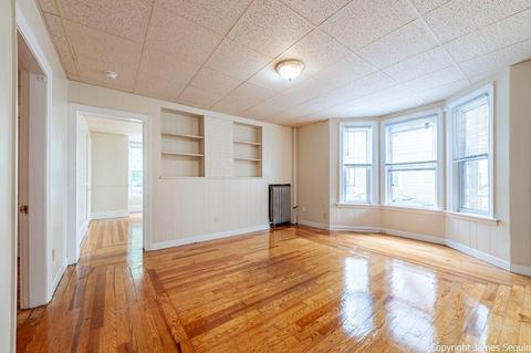 56 W Park Pl, Woonsocket, RI 02895 photo 2