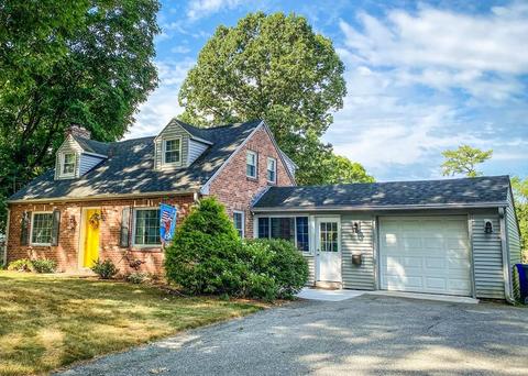 60 Old Brook Rd, Springfield, MA 01118 photo 1