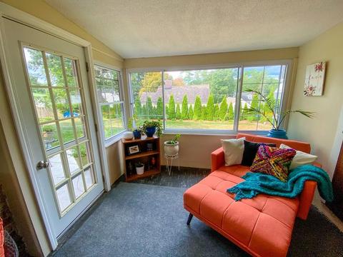 60 Old Brook Rd, Springfield, MA 01118 photo 4