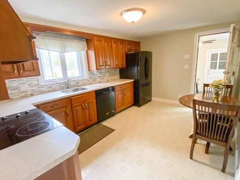 60 Old Brook Rd, Springfield, MA 01118 photo 9