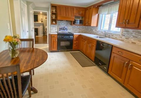 60 Old Brook Rd, Springfield, MA 01118 photo 8