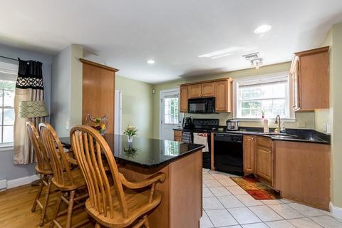 8 Whitins Rd #B, Sutton, MA 01590 photo 3