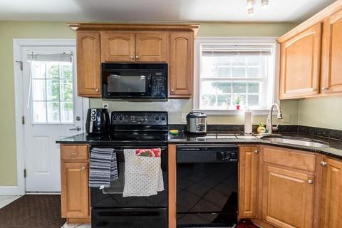 8 Whitins Rd #B, Sutton, MA 01590 photo 5