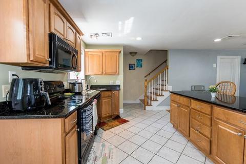 8 Whitins Rd #B, Sutton, MA 01590 photo 4