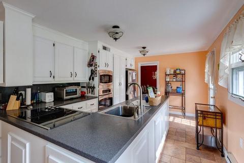 39 Lyons Rd, Dudley, MA 01571 photo 3