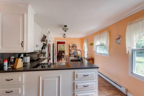 39 Lyons Rd, Dudley, MA 01571 photo 6