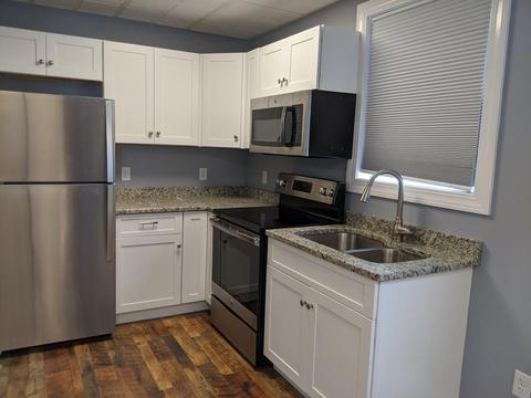 123 Main St, Epping, NH 03042 photo 4