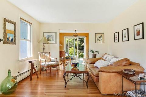 8 Euclid Ave, Marblehead, MA 01945 photo 4