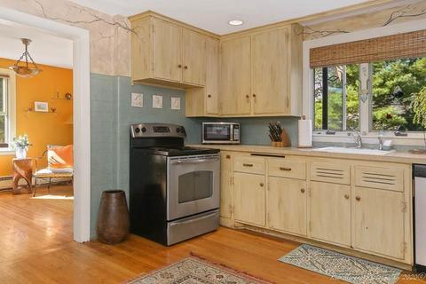 8 Euclid Ave, Marblehead, MA 01945 photo 10