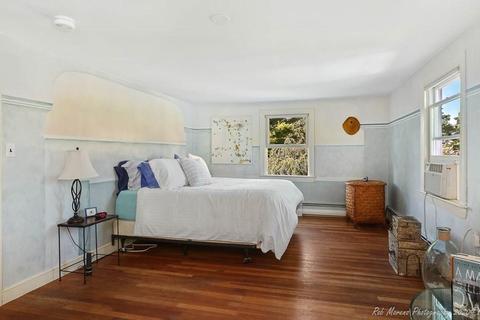 8 Euclid Ave, Marblehead, MA 01945 photo 20