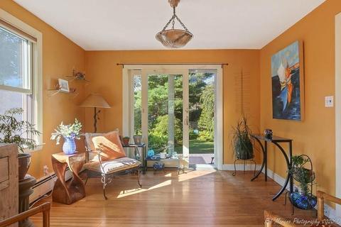 8 Euclid Ave, Marblehead, MA 01945 photo 6