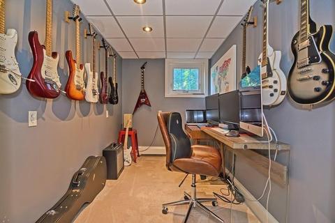 163 Laurel Dr, Needham, MA 02492 photo 35