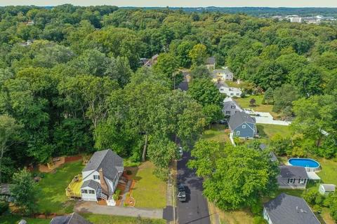 40 Glenmere Cir, Reading, MA 01867 photo 4