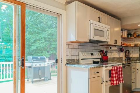 40 Glenmere Cir, Reading, MA 01867 photo 9