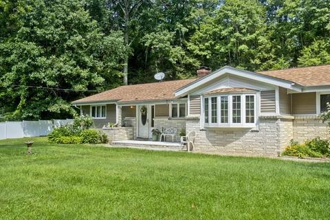 5 Maynard Rd, Wilbraham, MA 01095 photo 2