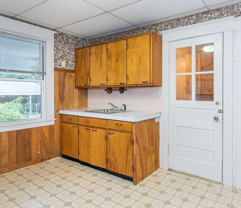 90 Merida St, Springfield, MA 01104 photo 5