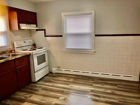 77 Methuen St, Springfield, MA 01119 photo 4