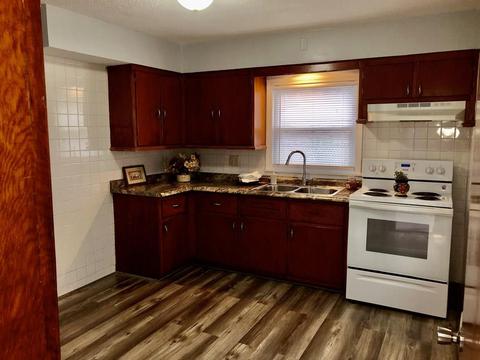 77 Methuen St, Springfield, MA 01119 photo 3