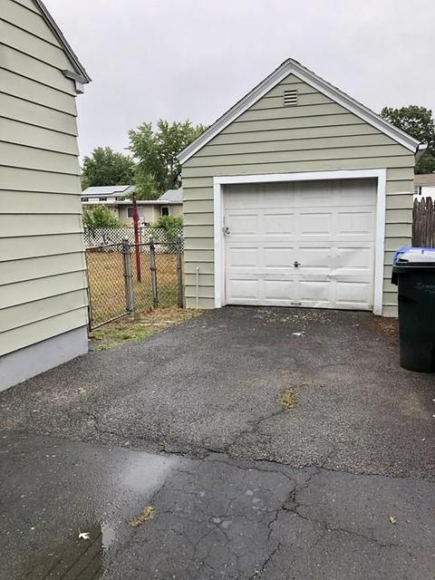 77 Methuen St, Springfield, MA 01119 photo 15