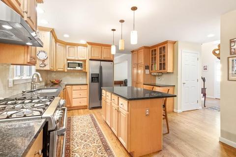 4 Hazelnut St, Acton, MA 01720 photo 3
