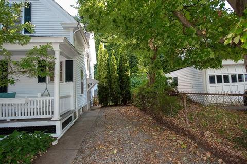 2 Cornell St, Worcester, MA 01602 photo 3