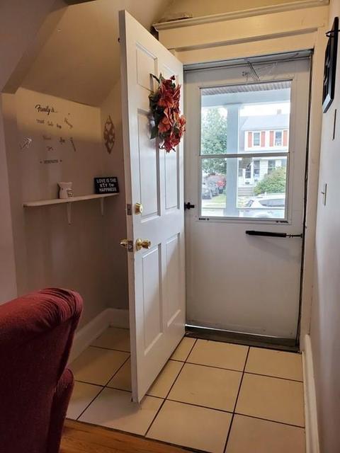 70 Windemere St, Springfield, MA 01104 photo 3