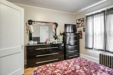 70 Windemere St, Springfield, MA 01104 photo 15